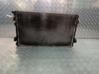 радиатор (основной) Volkswagen Golf 4 поколение 2000, 1.6 л., i, бензин, МКПП