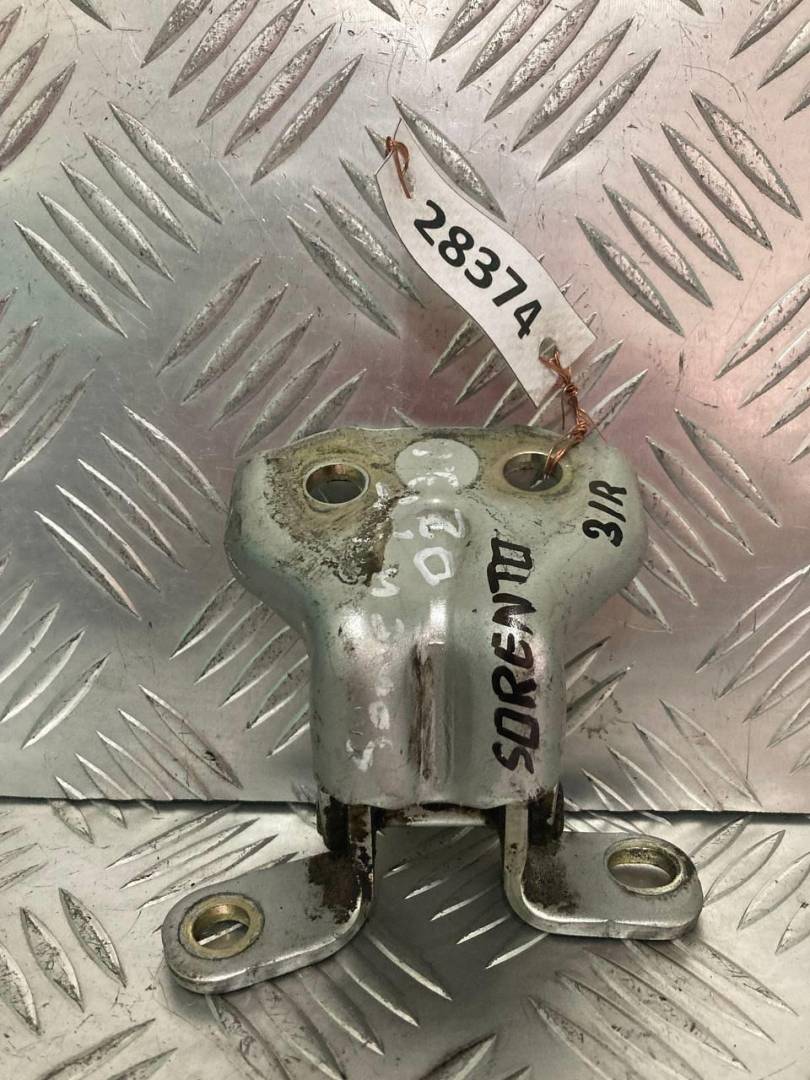 петля двери Kia Sorento 1 поколение 2004 - фото №1