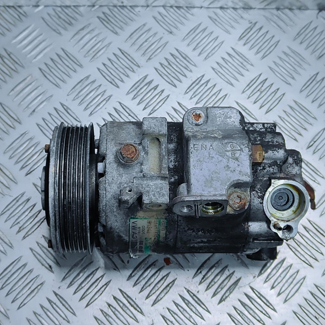 компрессор кондиционера Volkswagen Polo 4 поколение 2005, 1.4 л., i, бензин, 5МКПП, передний привод, 6Q0820803H, 8740F, 03857310464 - фото №1