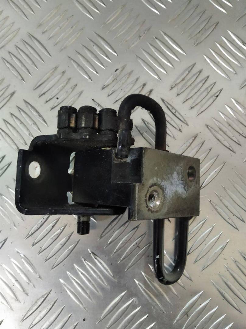 петля двери Audi A6 4F/C6 2005, 8E0831412B - фото №1