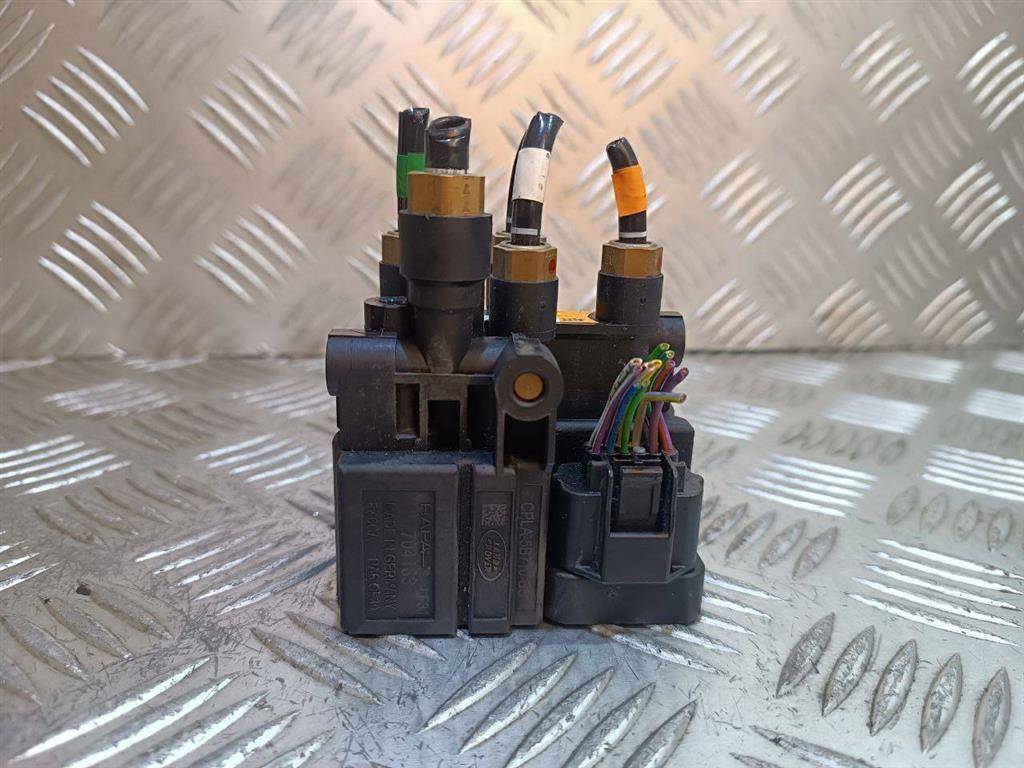 блок клапанов пневмоподвески Land Rover Discovery 5 поколение 2018, 3.0 л., 306DT, дизель, АКПП, фиолетовый, полный привод, правый руль, CPLA5B710BC - фото №1