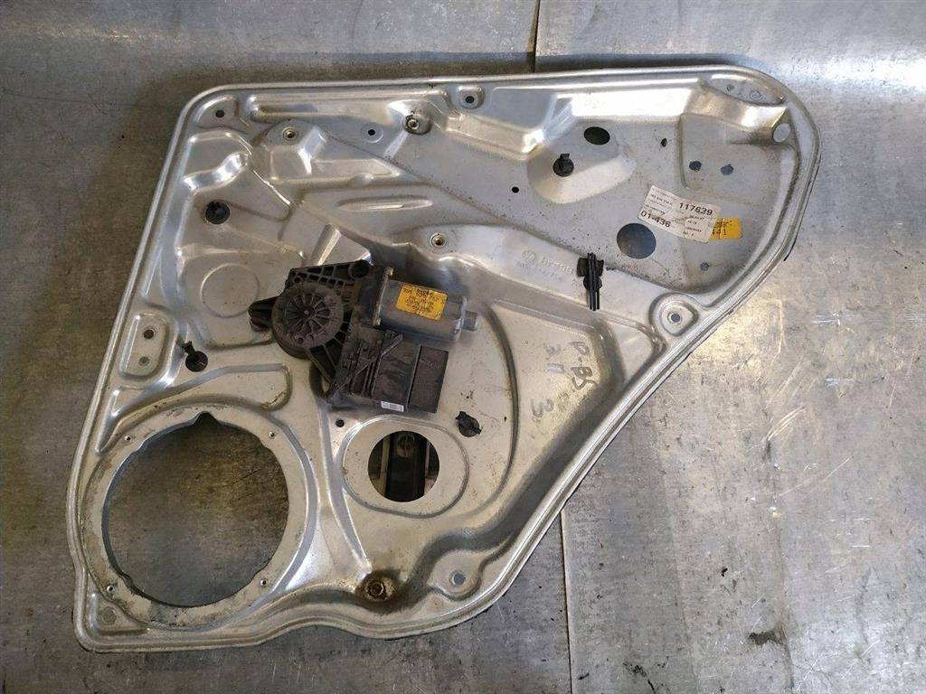 стеклоподъемник электрический задний правый Volkswagen Passat B5 1997, универсал, 3B5839756, 3B5839752G - фото №1