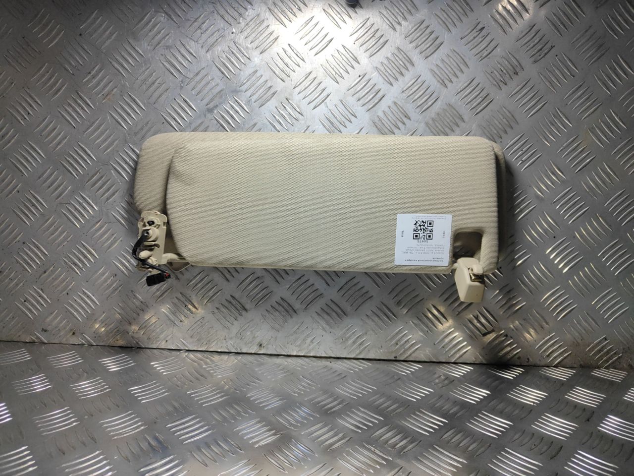 козырек солнцезащитный Audi Q7 4L 2006, 3.0 л., TDi, BUG, дизель, АКПП, бежево-серый, внедорожник 5 дв., полный привод, правый руль, 4L0857552B - фото №1