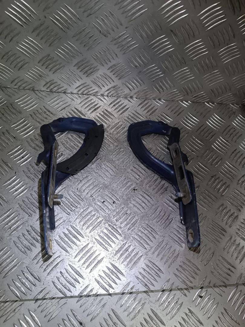 петля капота Renault Megane 1 поколение 1997, купе, 834370M, 834369M - фото №1