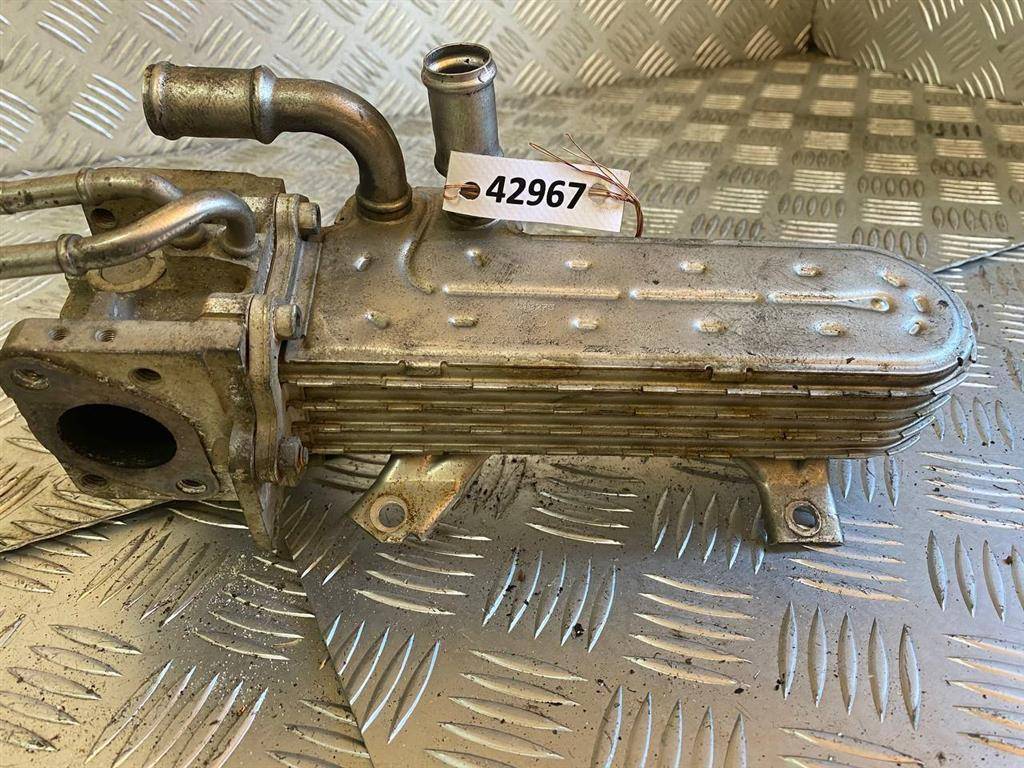 охладитель EGR / Радиатор EGR Volkswagen Passat B6 2006, 1.9 л., TDi, дизель, 038131513AD - фото №1