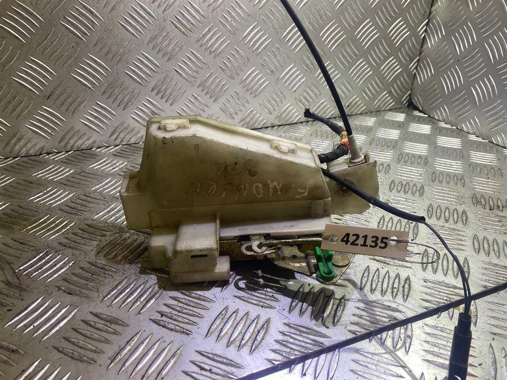 замок двери задней правой Ford Mondeo 2 поколение 1996, 93BG220A20DD - фото №1