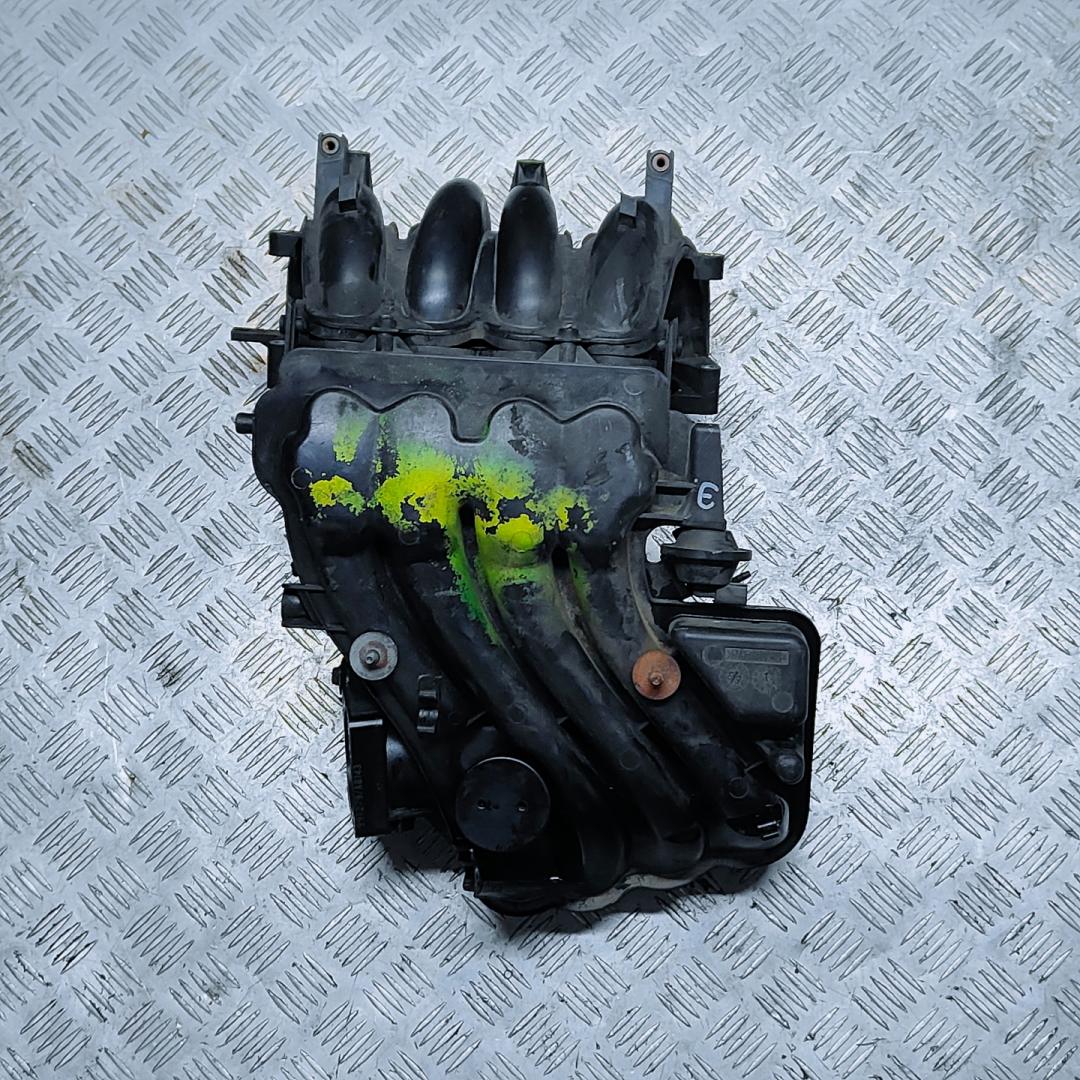 коллектор впускной Volkswagen Golf 4 поколение 1998, 1.6 л., i, AKL, бензин, 5МКПП, передний привод, 06A133206H, 06A133205G, 99T279A0143, 99T285A0934 - фото №1