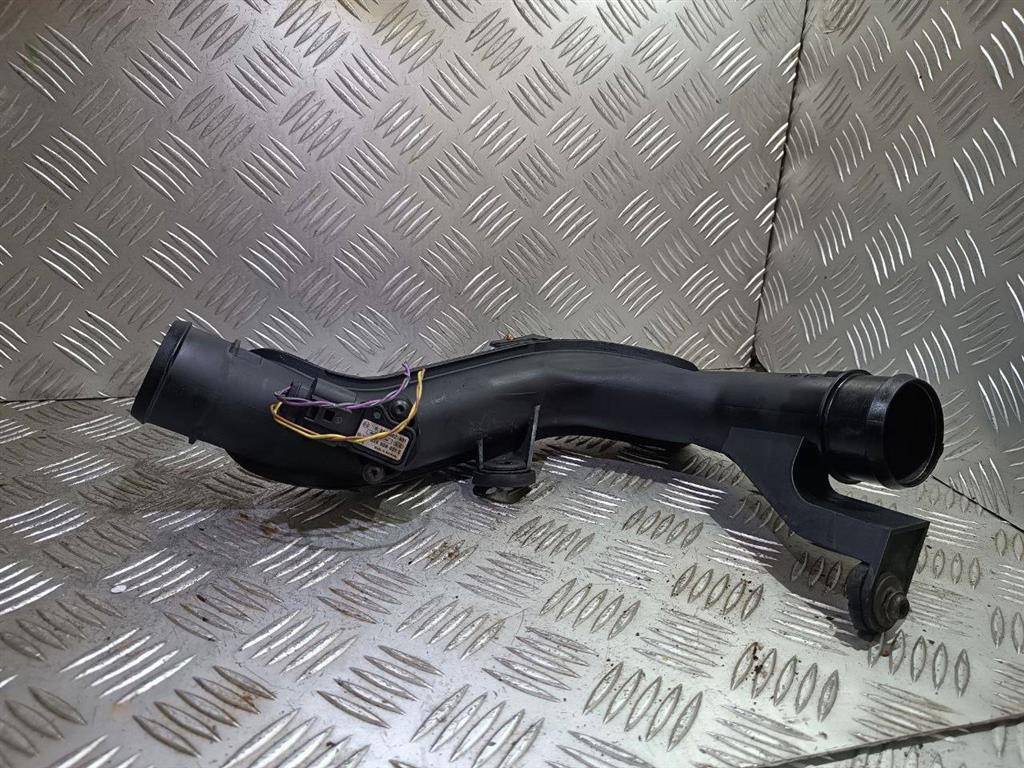 патрубок интеркулера Volkswagen Passat B6 2009, 2.0 л., TDi, дизель, 5N0145770A - фото №1