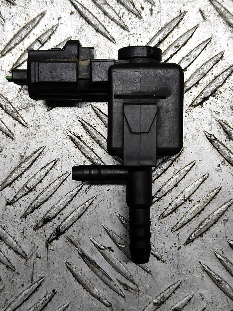 клапан вентиляции топливного бака Ford Mondeo 3 поколение 2002, 1.8 л., i, CHBB, бензин, МКПП, передний привод, 1S719C915AA - фото №1