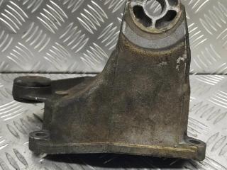 кронштейн КПП Audi A4 B5 1998, 1.8 л., i, бензин, 8D0399114S