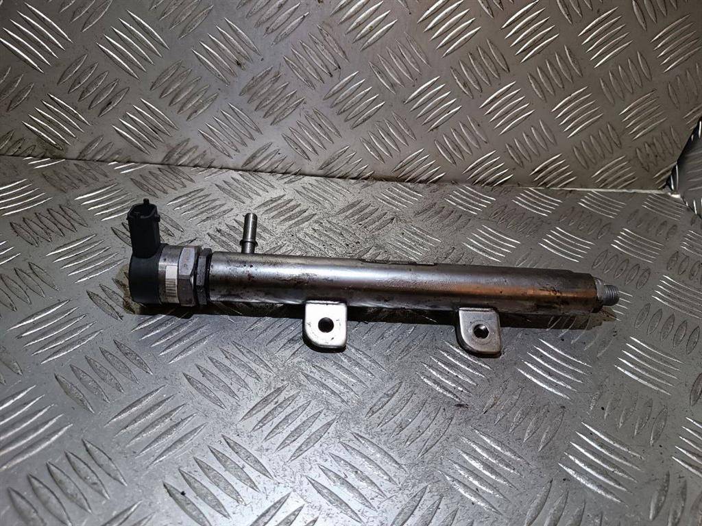 pегулятор давления топлива Land Rover Discovery 4 поколение 2010, 3.0 л., DT, дизель, 281006017 - фото №1