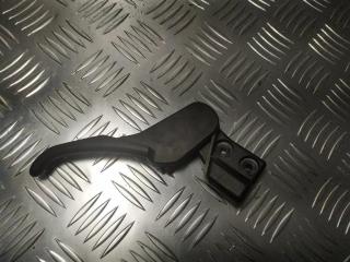 захватный крюк капота Volkswagen Passat B5 [рестайлинг] 2001, универсал, 3B1823533