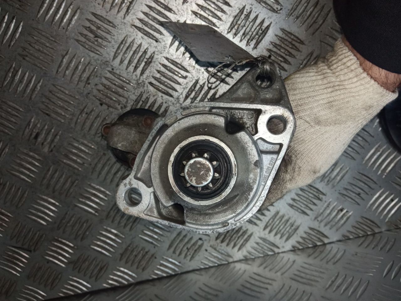 стартер Volkswagen Golf 4 поколение 2001, 1.4 л., i, бензин, 5МКПП, 0001121006, 020911023 - фото №1