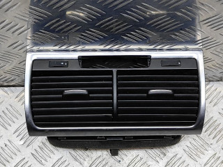 дефлектор обдува салона Audi Q7 4L 2006, 3.0 л., TDi, BUG, дизель, АКПП, бежево-серый, внедорожник 5 дв., полный привод, правый руль, 4L0820951