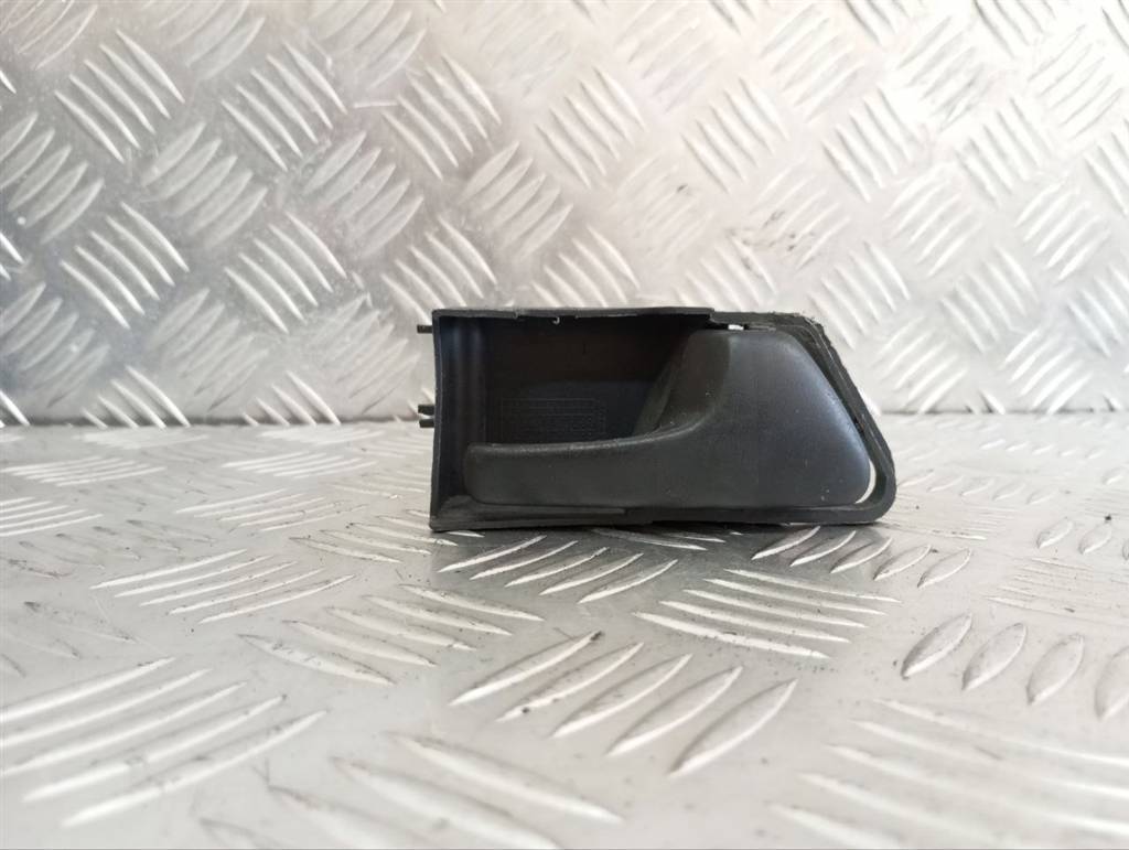 ручка внутренняя передняя правая Volkswagen Golf 3 поколение 1993, 1H0837142 - фото №1