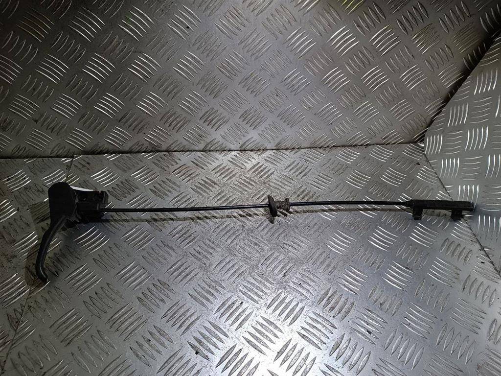 захватный крюк капота Volkswagen Passat B5 1997, 3B1823533 - фото №1