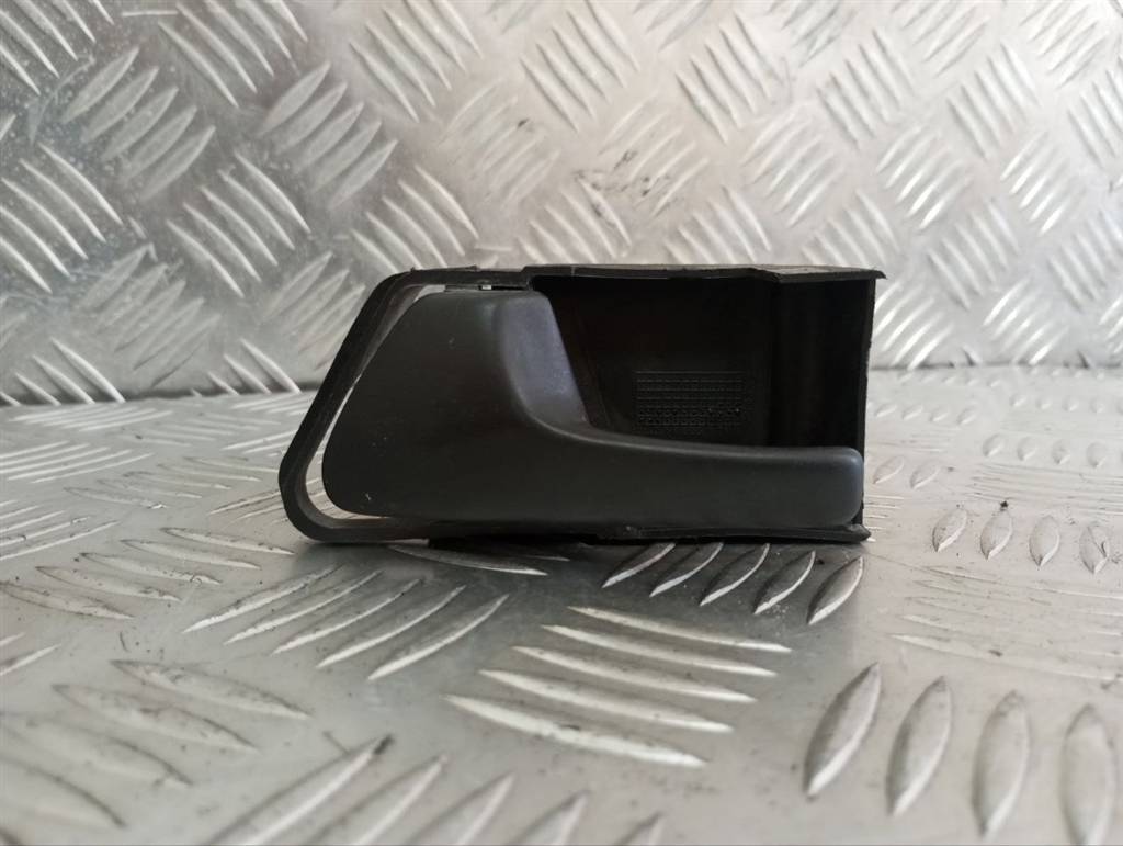 ручка внутренняя передняя левая Volkswagen Golf 3 поколение 1994, 1H0837235 - фото №1