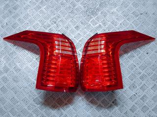 фонарь задний правый Peugeot 5008 1 поколение 2009, чёрный, минивэн, 9672666680