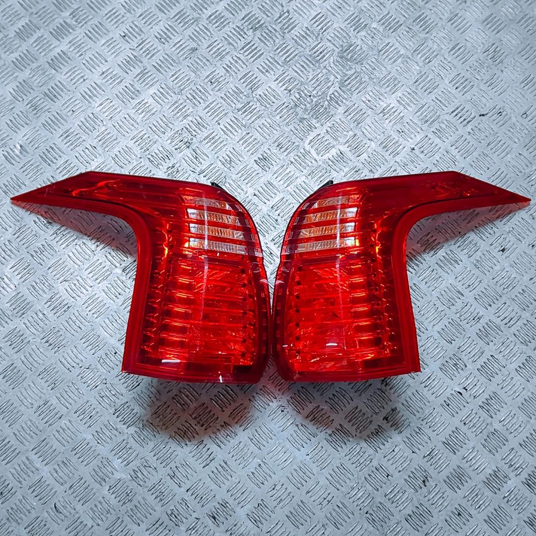 фонарь задний правый Peugeot 5008 1 поколение 2009, чёрный, минивэн, 9672666680 - фото №1