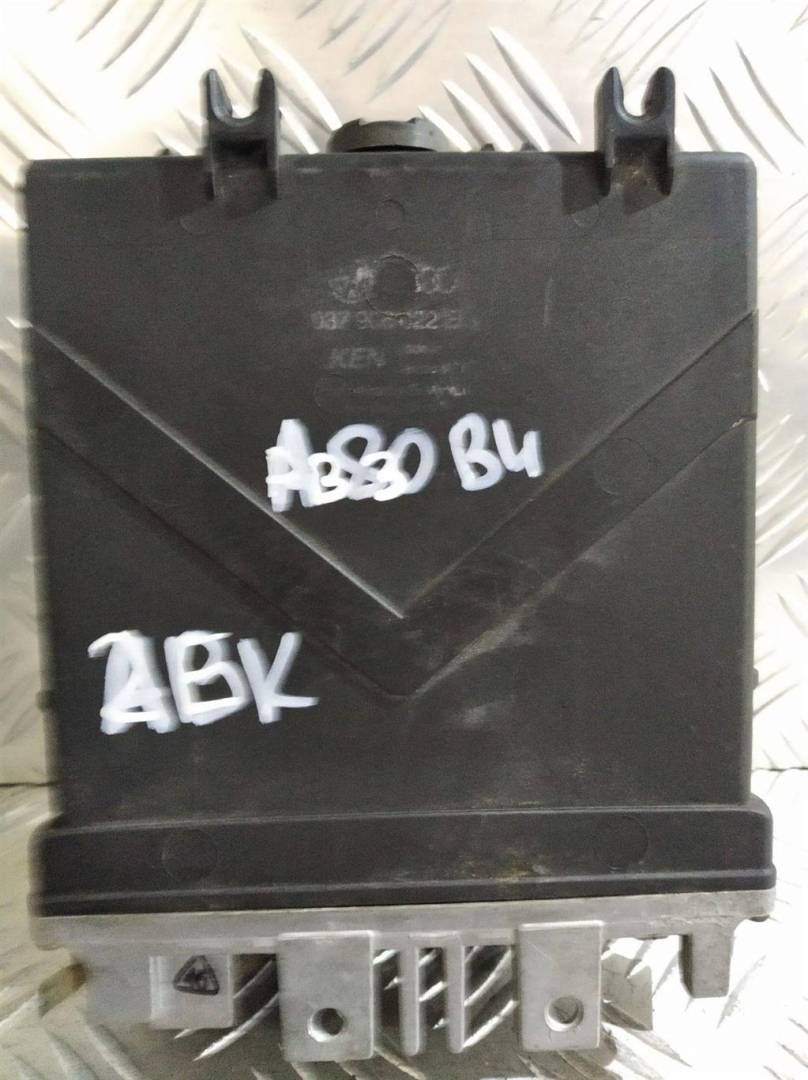 блок управления двигателем Audi 80 8C/B4 1992, 2.0 л., i, бензин, 037906022EE - фото №1