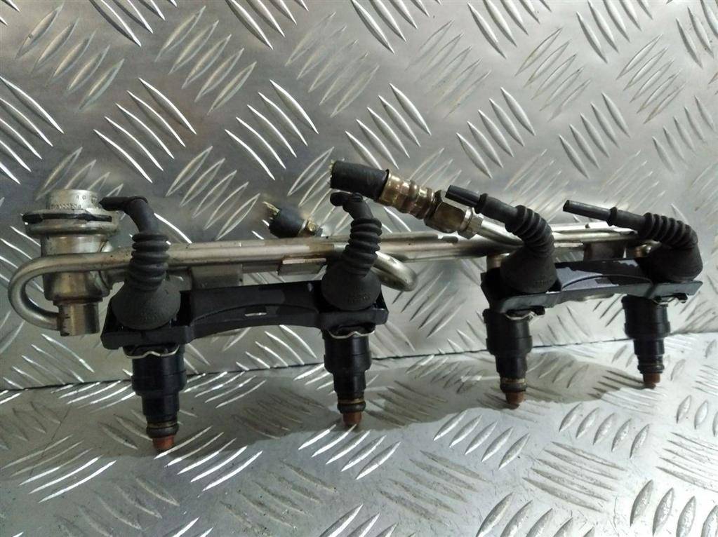 топливная рампа Audi A4 B5 1999, 1.8 л., i, бензин, 0280150444, 058133551A, 058133681 - фото №1