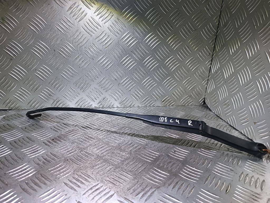 щеткодержатель (поводок стеклоочистителя, дворник) Audi 100 4A/C4 1990, 4A1955408A - фото №1