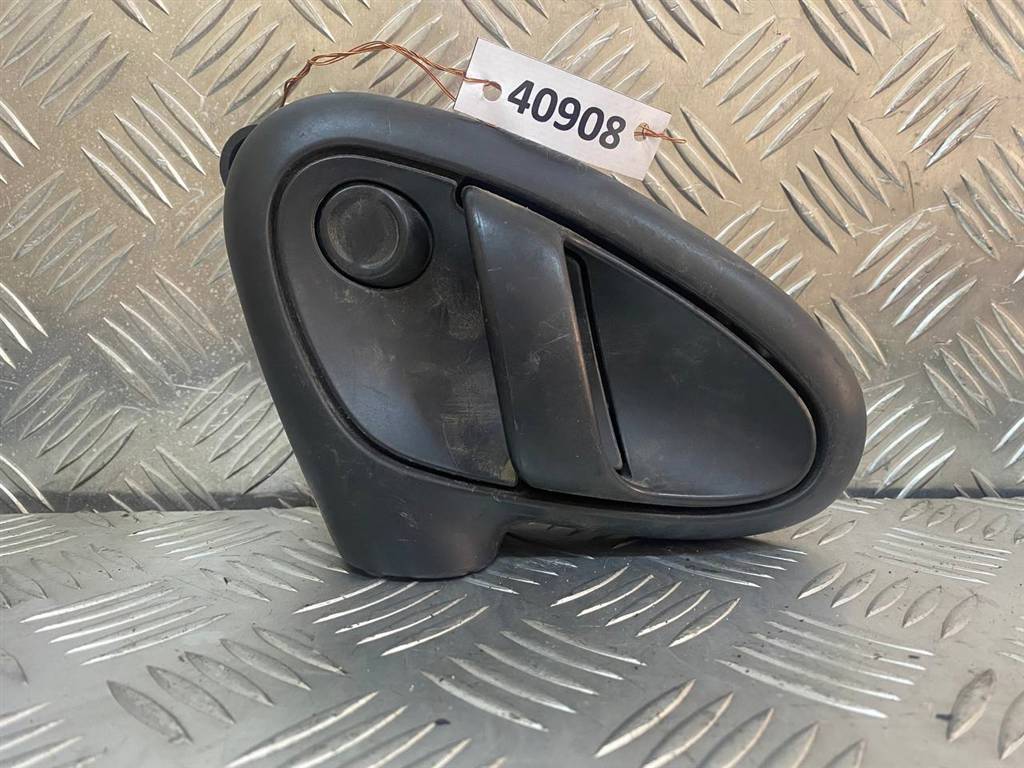 ручка внутренняя задняя правая Citroen Xsara 1 поколение 1997, 95090101G - фото №1