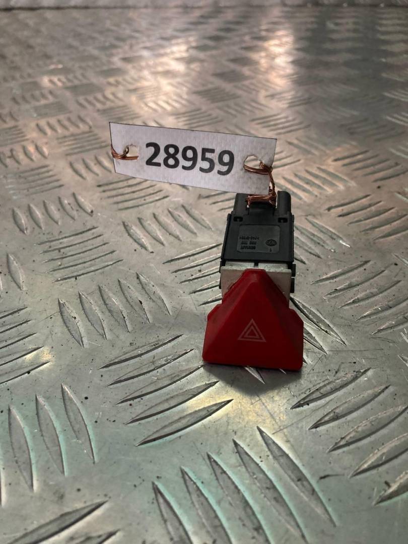 кнопка аварийной сигнализации Volkswagen Touran 1 поколение 2004, 1T0953509 - фото №1