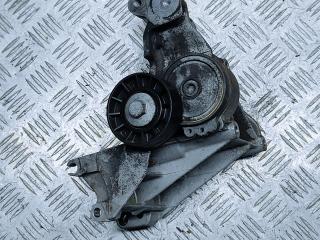 кронштейн генератора Peugeot 607 1 поколение 2003, 2.2 л., дизель, АКПП, 9643834880