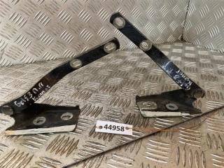 петля капота Volkswagen Golf 3 поколение 1995, 1H0823302