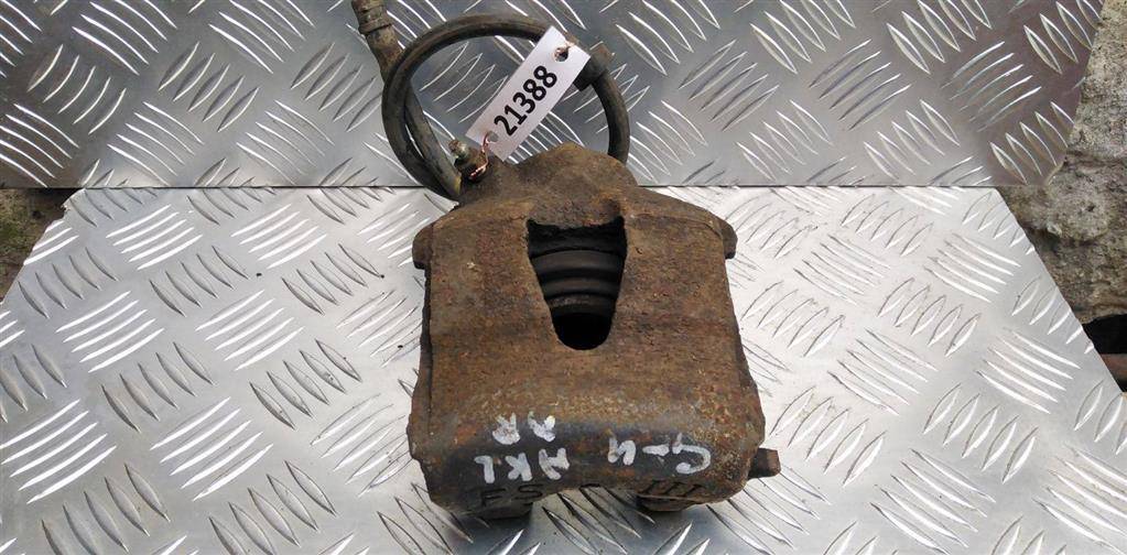 суппорт передний правый Volkswagen Golf 4 поколение 1999, 1.6 л., i, бензин - фото №1