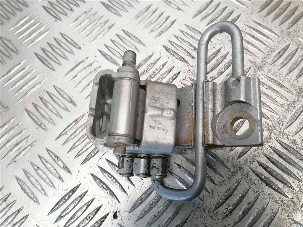 петля двери Audi A6 4B/C5 1998, 4B0831412A - фото №1