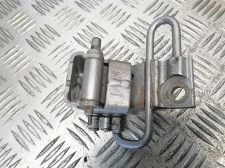 петля двери Audi A6 4B/C5 1998, 4B0831412A