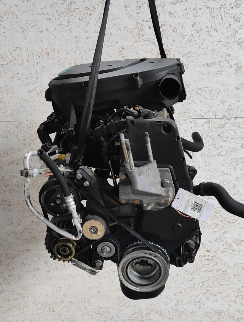 двигатель Fiat Panda 2 поколение 2005, 1.2 л., i, 188 A4.000, бензин, 5МКПП, передний привод, 188A4000 - фото №1