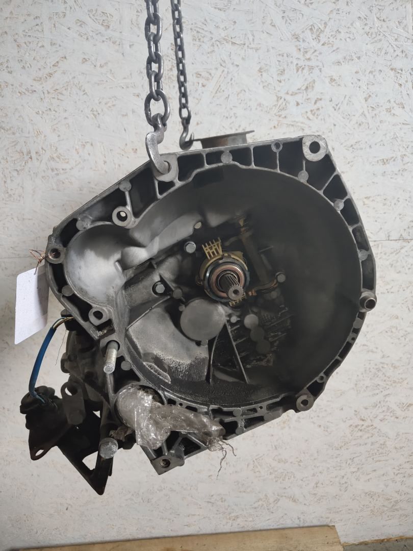 КПП механическая (МКПП) Lancia Dedra 1 поколение 1999, 1.8 л., i, 183 A1.000, бензин, МКПП, передний привод - фото №1