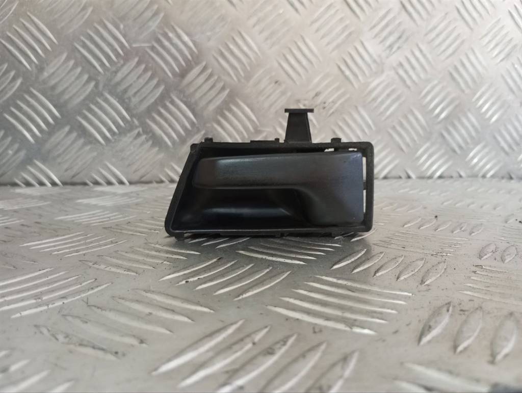 ручка внутренняя передняя левая Volkswagen Golf 2 поколение 1984, 321837235A - фото №1