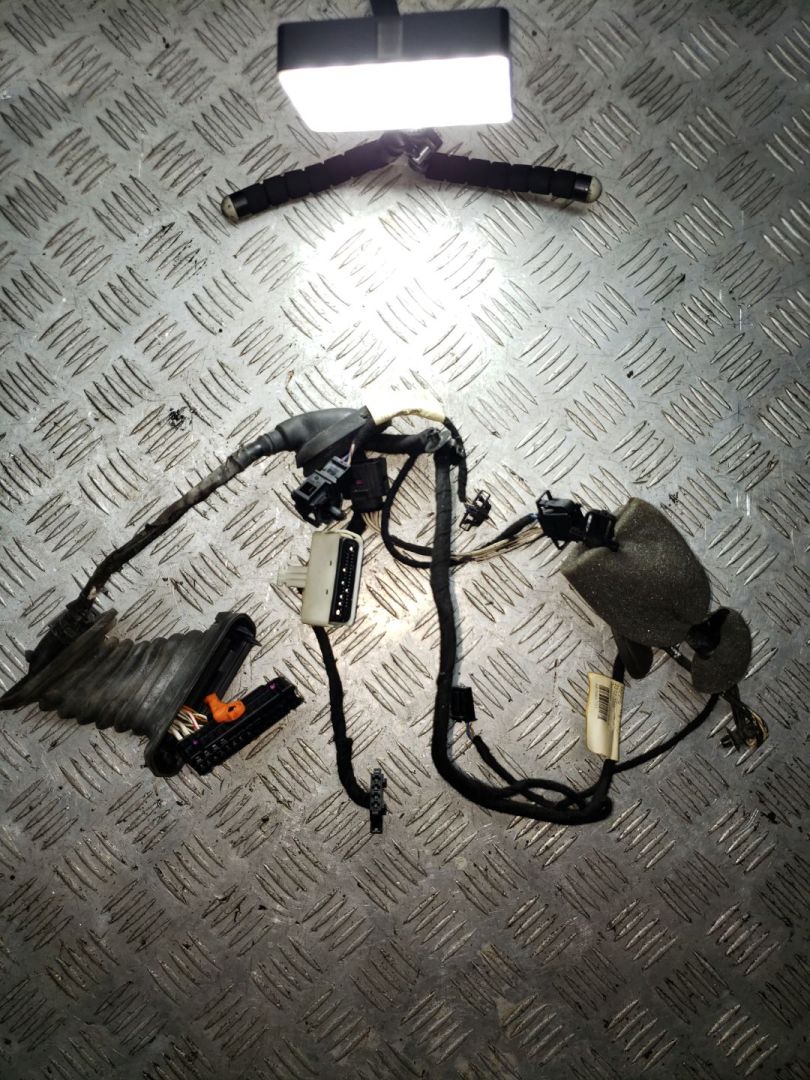 дверная проводка Volkswagen Passat B6 2006, серебристый, седан, 3C4971689 - фото №1