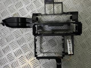 кронштейн (крепление) Volkswagen Touareg 1 поколение [рестайлинг] 2008, 3.0 л., TDi, BKS, дизель, АКПП, чёрный, внедорожник 5 дв., полный привод, правый руль, 7L0937535A