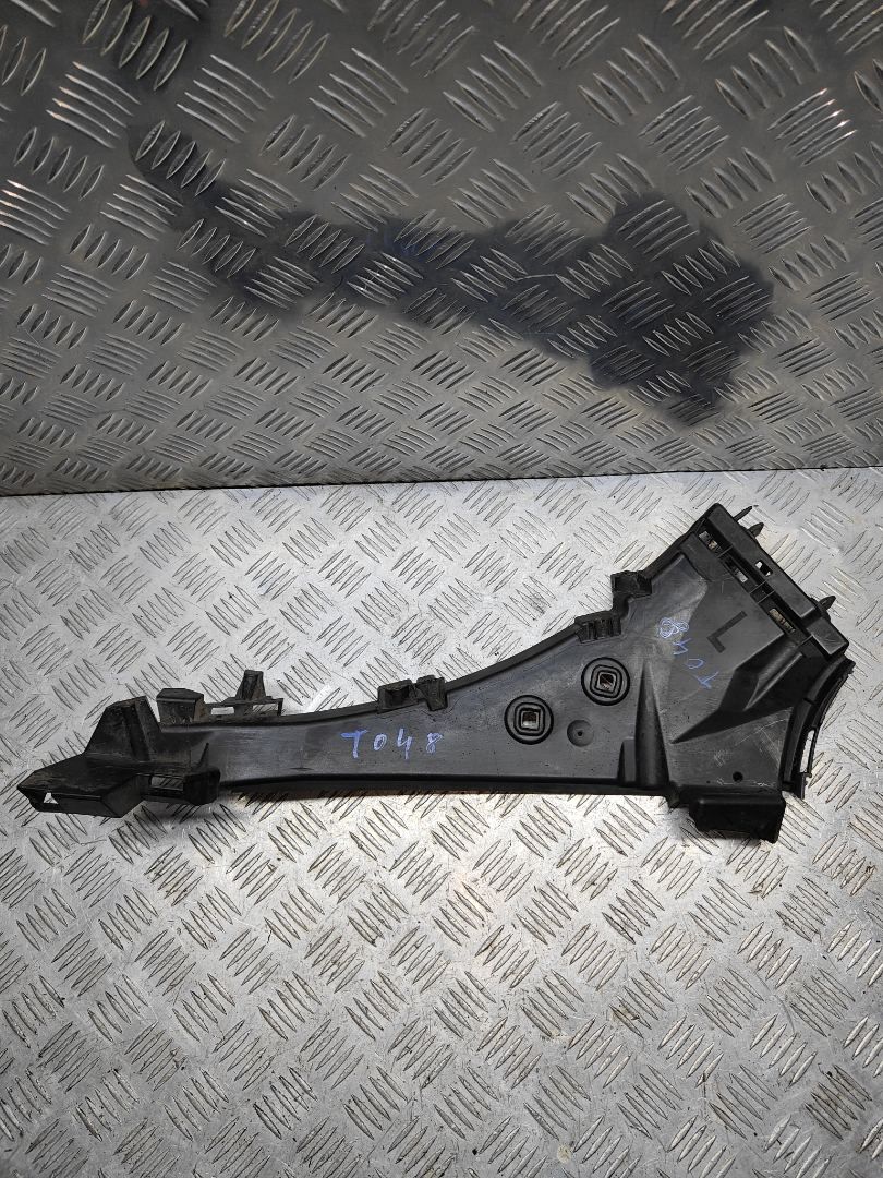 Крепление бампера переднего Audi Q7 4L 2006, 3.0 л., TDi, BUG, дизель, АКПП, бежево-серый, внедорожник 5 дв., полный привод, правый руль, 4L0807283 - фото №1