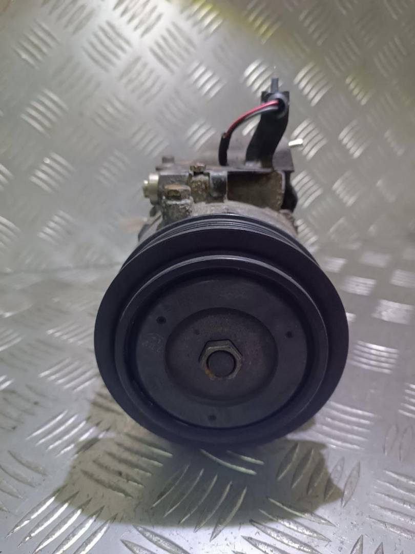 компрессор кондиционера Volkswagen Polo 4 поколение 2004, 1.2 л., i, бензин - фото №1