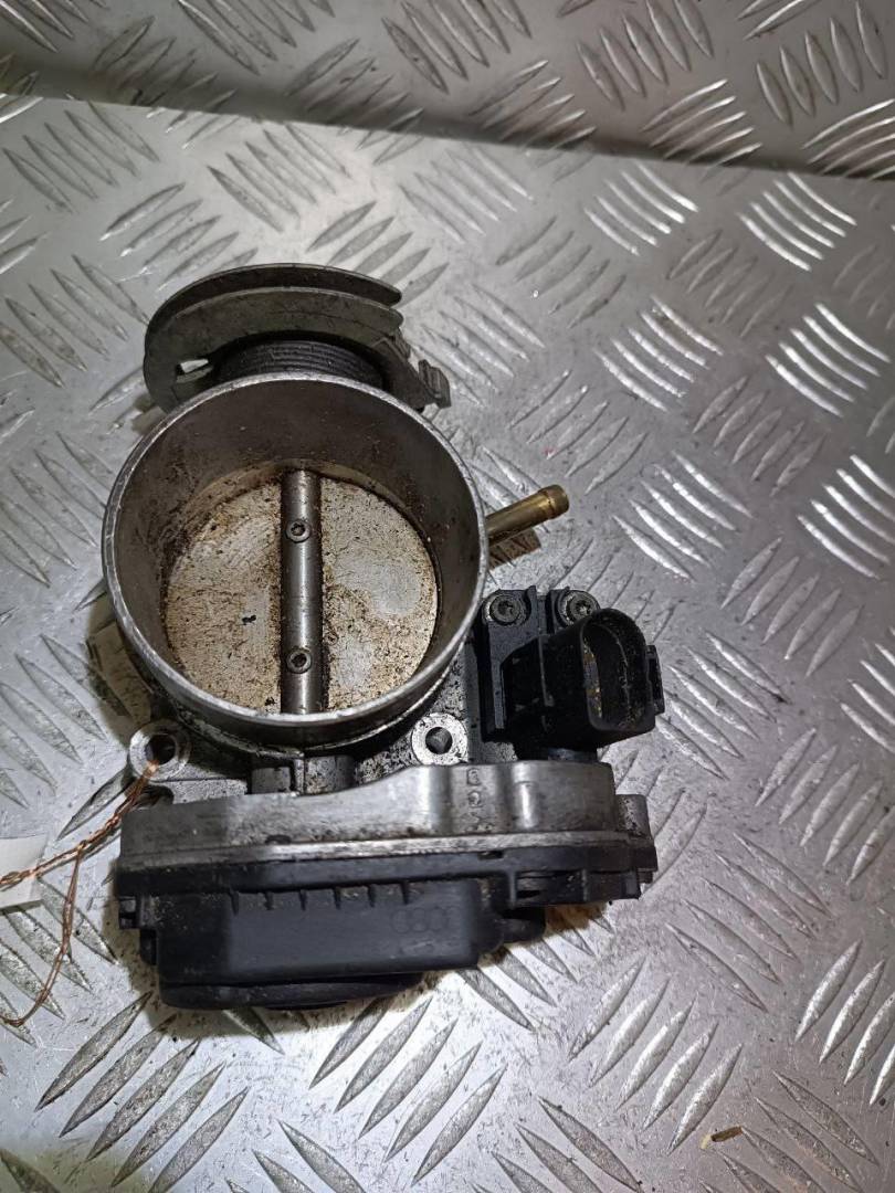 заслонка дроссельная Audi A6 4B/C5 1998, 2.8 л., i, бензин, АКПП, 078133063AL - фото №1