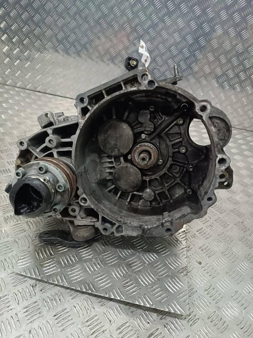 КПП механическая (МКПП) Volkswagen Golf 5 поколение 2004, 2.0 л., TDi, дизель, 6МКПП, передний привод, HDV - фото №1