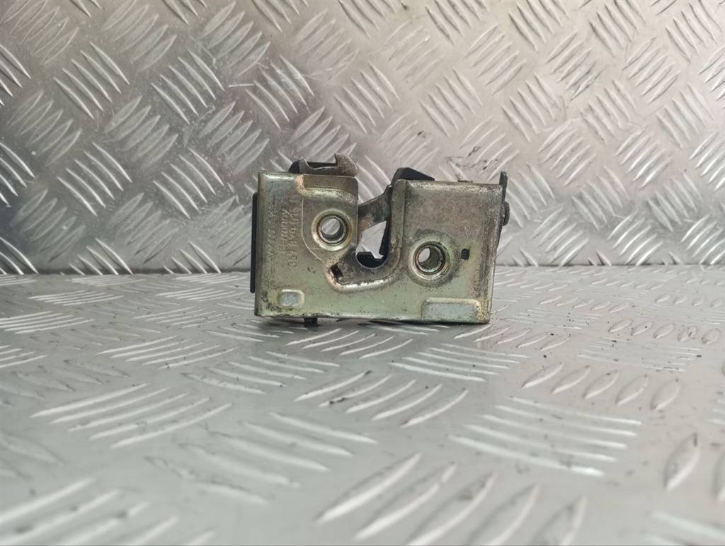 замок двери задней левой Volkswagen Passat B3 1990, 357839015D - фото №1