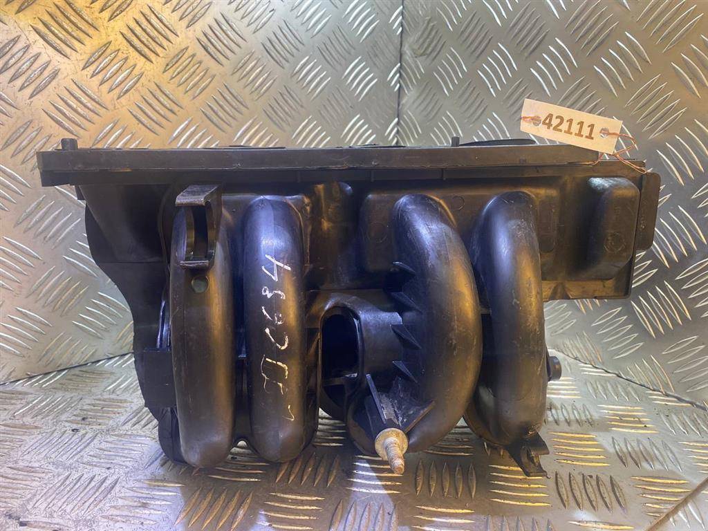 коллектор впускной Renault Scenic 1 поколение 1999, 1.4 л., i, бензин, 7700273860 - фото №1