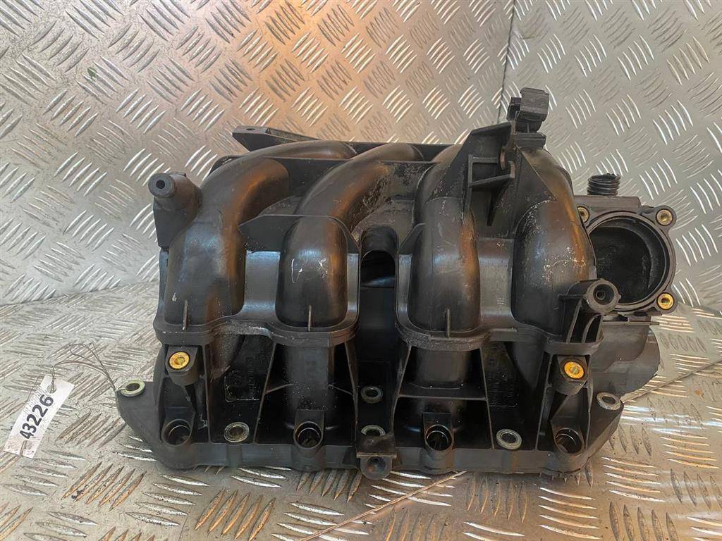 коллектор впускной Volkswagen Golf 4 поколение 2002, 1.4 л., i, бензин, 036129711DR - фото №1