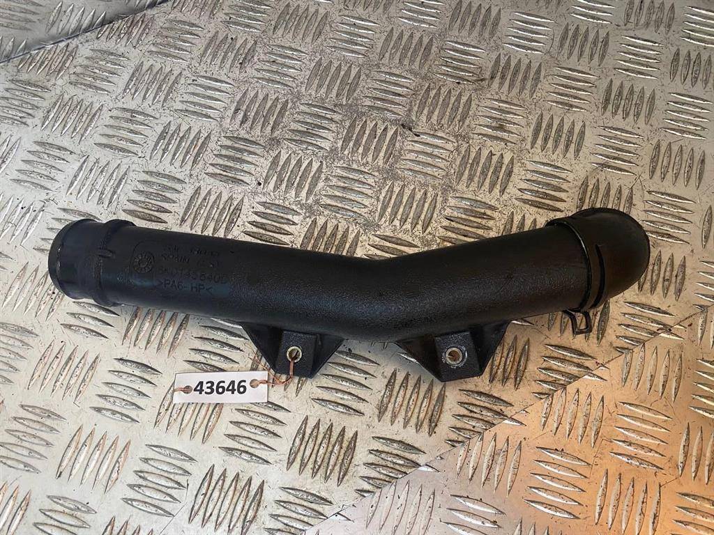 патрубок интеркулера Volkswagen Caddy 2 поколение 1998, 1.9 л., TDi, дизель, 6K0145840D - фото №1