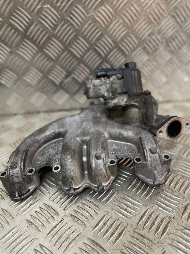 клапан EGR Volkswagen Caddy 3 поколение 2008, 1.9 л., TDi, дизель, 03G129637A - фото №1