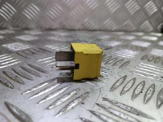 реле бензонасоса Opel Zafira 2 поколение (B) 2006, 33957