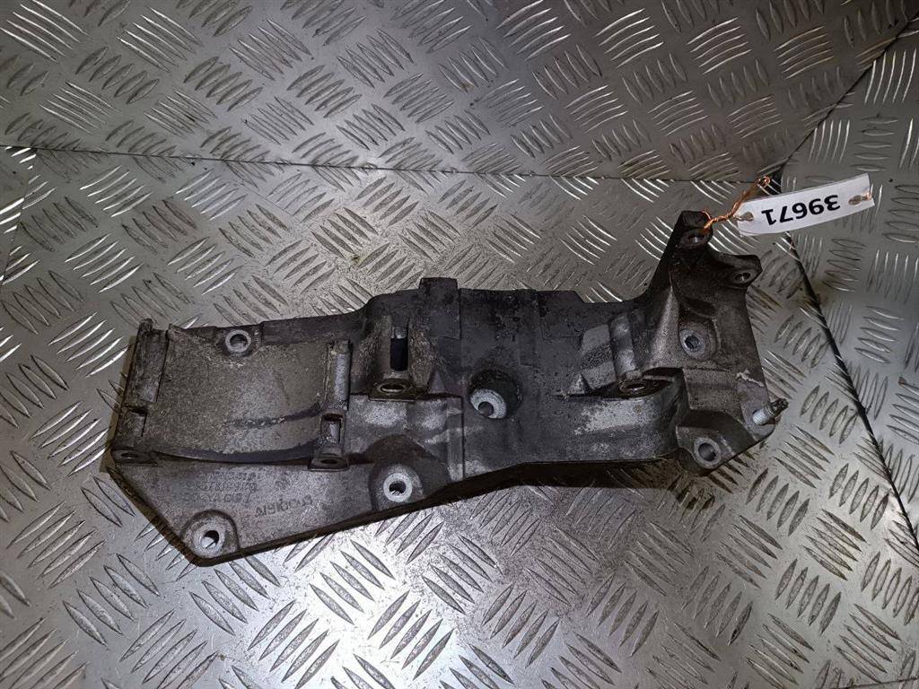 кронштейн (крепление) Peugeot 407 1 поколение 2006, 2.7 л., HDi, дизель, 4U3Q19K341AF - фото №1