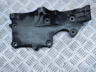 кронштейн генератора Volkswagen Touran 1 поколение 2005, 1.9 л., TDi, BKC, дизель, АКПП, передний привод, 03G903143A